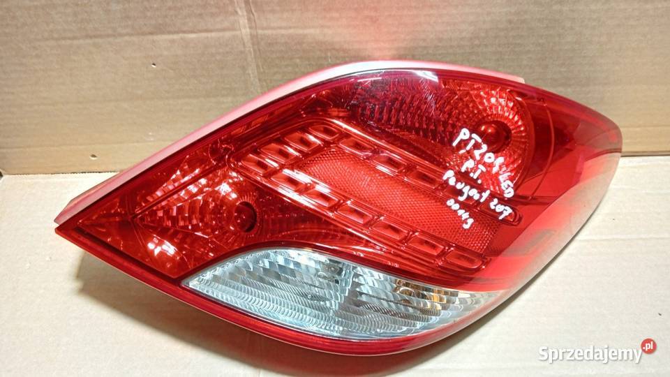 PEUGEOT 207 FL HB LAMPA TYŁ PRAWY LED Zbierkowo sprzedam