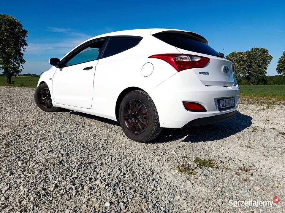 Hyundai i30 14 benzyna manualna