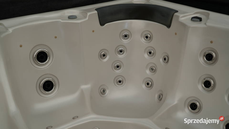 Używana wanna z hydromasażem jacuzzi Volition Olchowa sprzedam