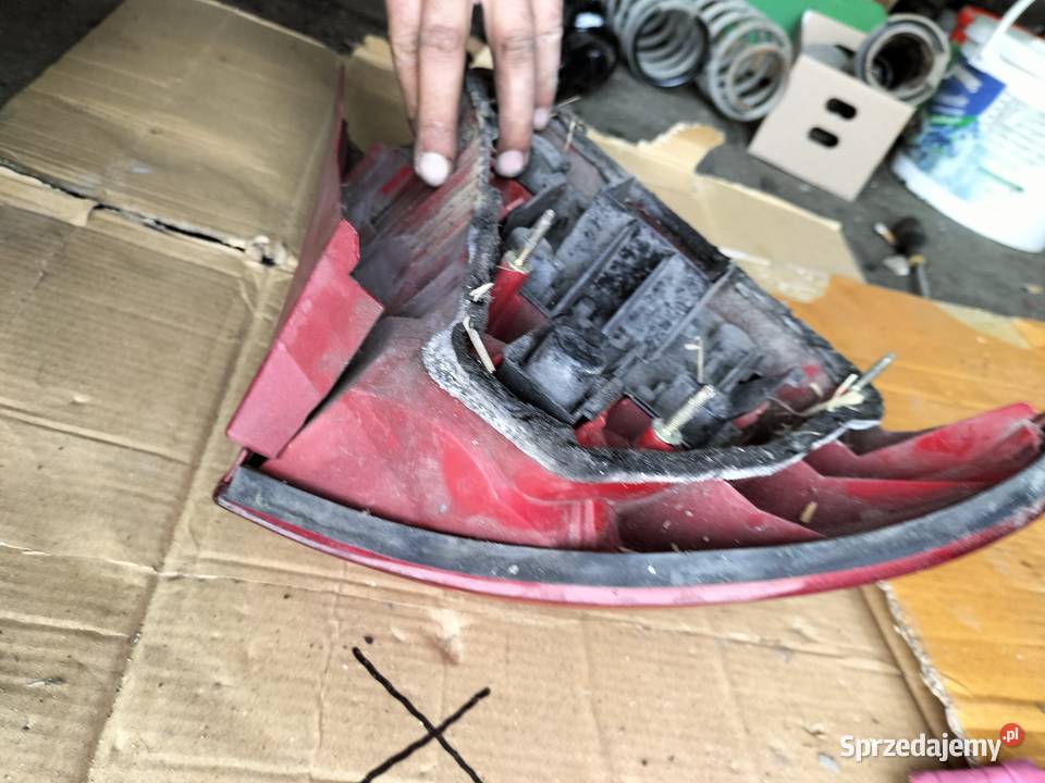 LAMPA TYŁ PRAWA MONDEO MK2 Oświetlenie Kamień-Kolonia