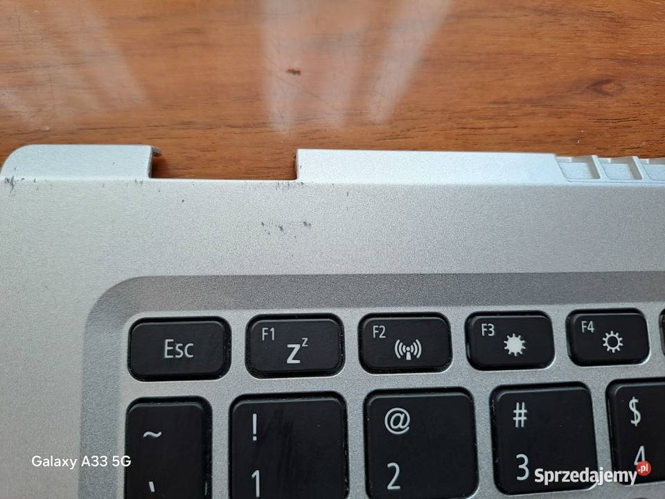 Acer a51556g palmrest