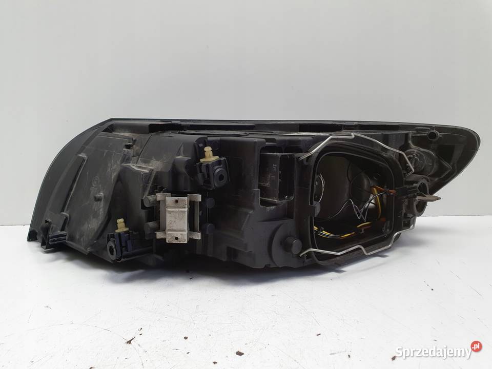 Volvo S40 II V50 LIFT PRZEDNIA LAMPA PRAWA prawy Janów