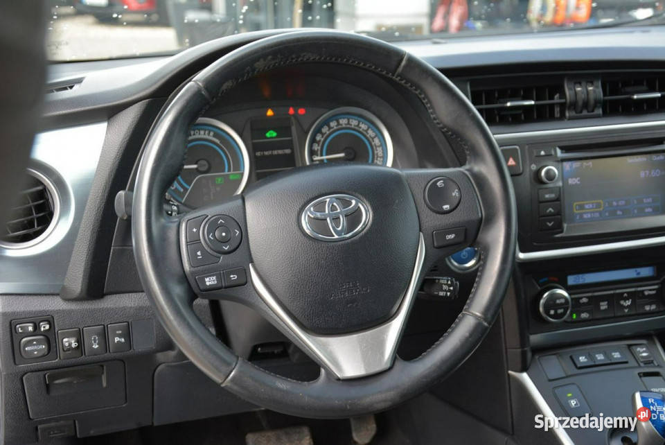 Toyota Auris Biała Perła Executive Navi Ledy 4/5