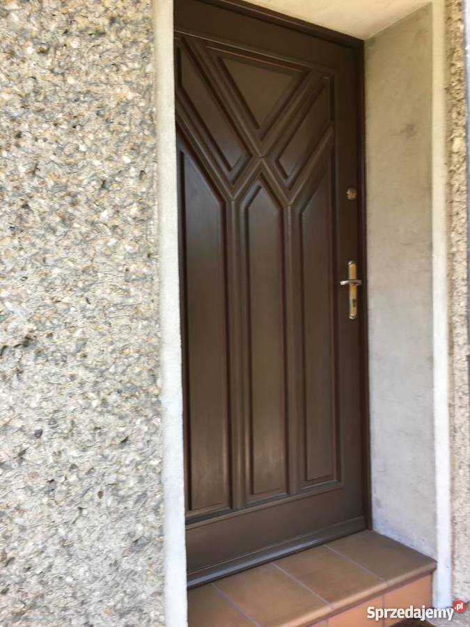 Drzwi zewnętrzne drewno meranti Lewin Brzeski