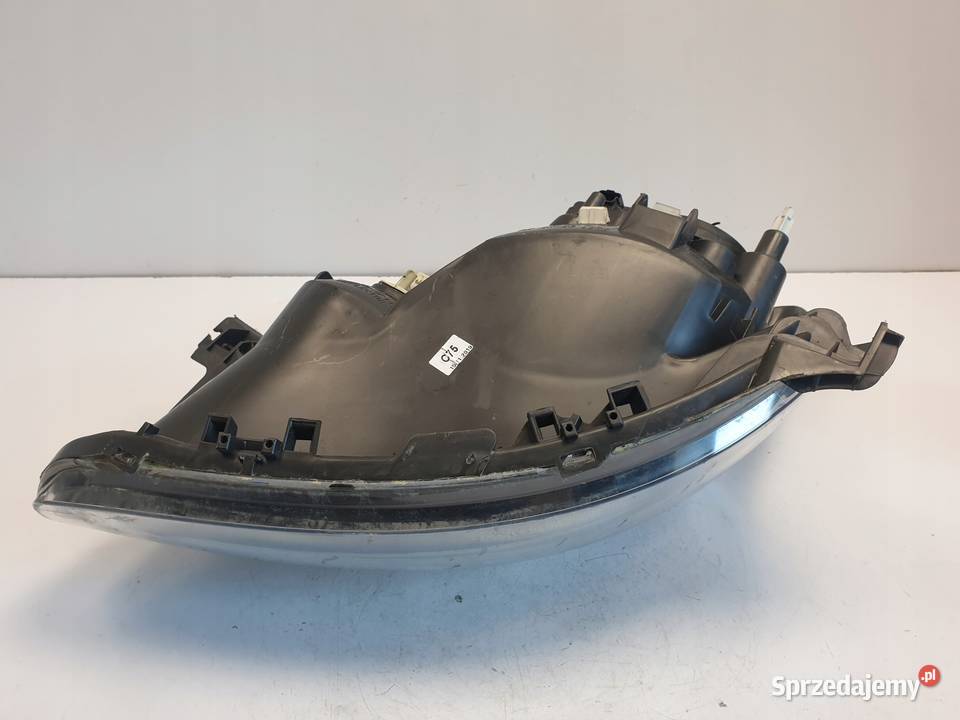 Toyota Aygo PRZEDNIA LAMPA PRAWA prawy przód osobowe lubelskie Janów sprzedam