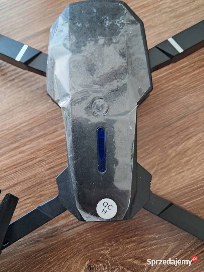 dron E88 kilka razy polatałem ale to chyba nie