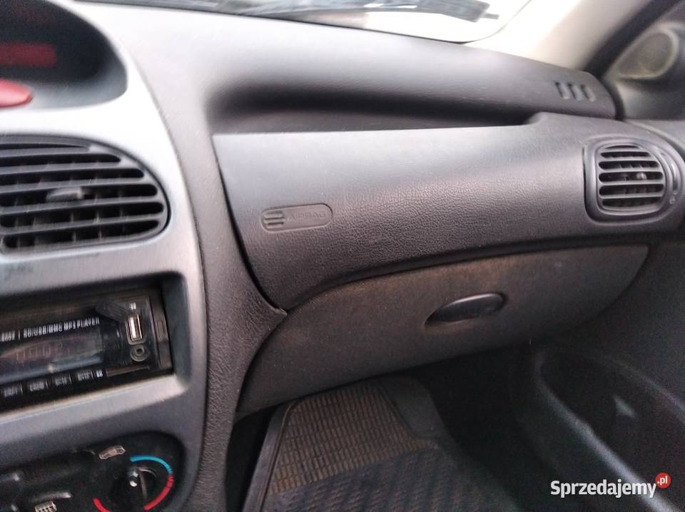 Peugeot 206 uszkodzony Stawiski
