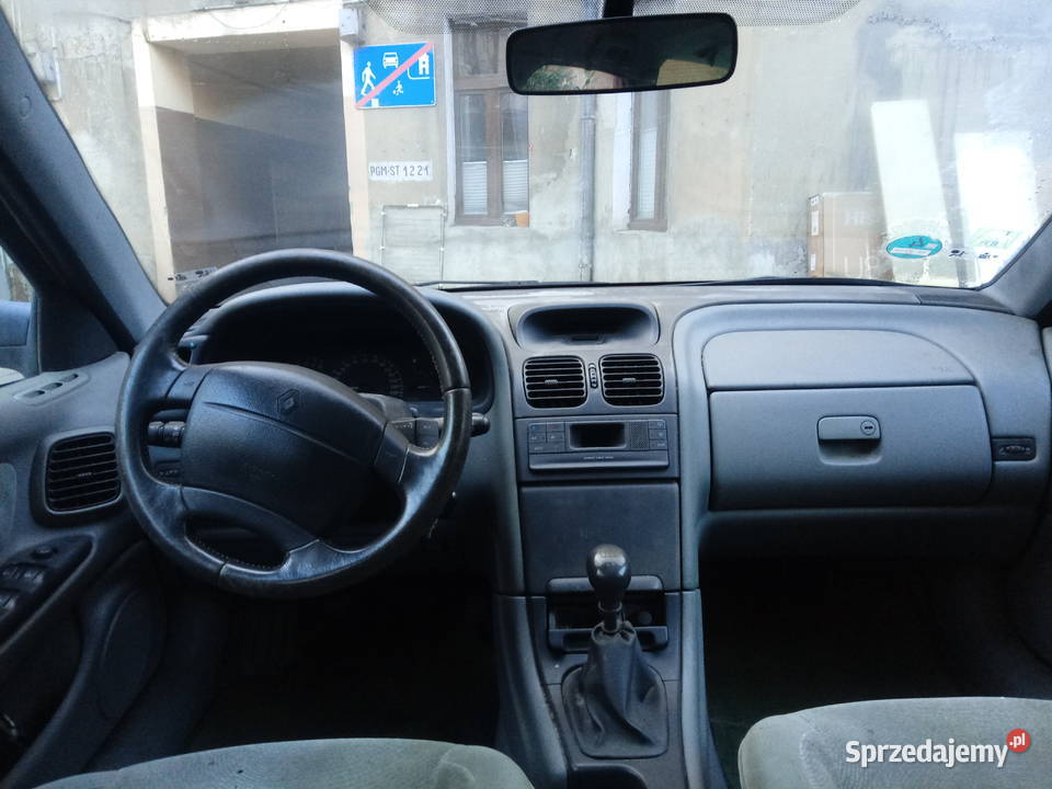 Renault Laguna I kombi 16 benzyna 1999 przebieg 1600cm3 Łódź sprzedam