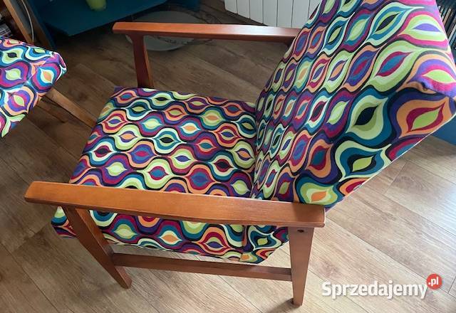 Vintage Kolorowy fotel z podnóżkiem MCM B Nowy Sącz