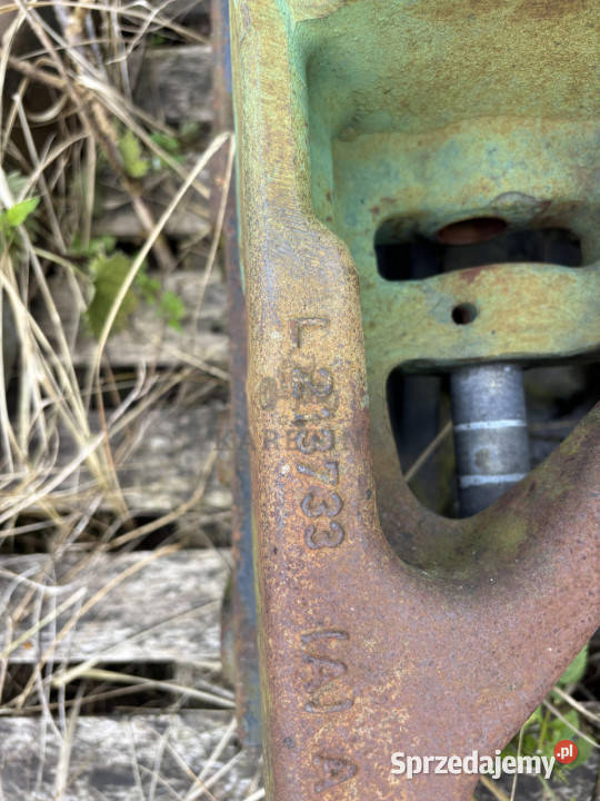 John Deere 6xxxR support osi przedniej L213734 Pozostałe Jastrzębniki