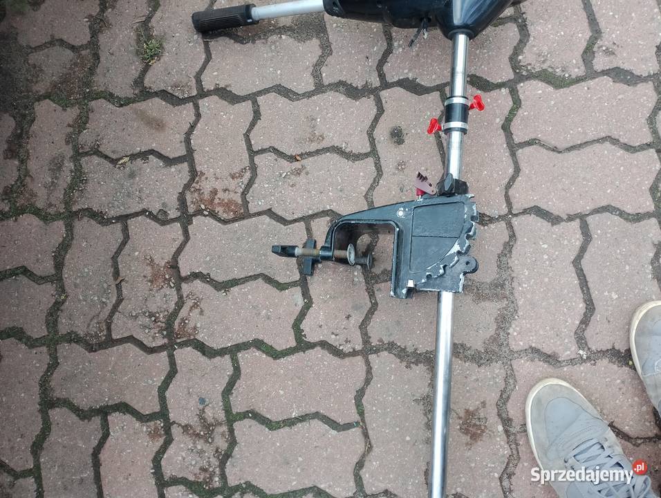 Silnik zaburtowy na 12 V uszkodzony na części Pabianice