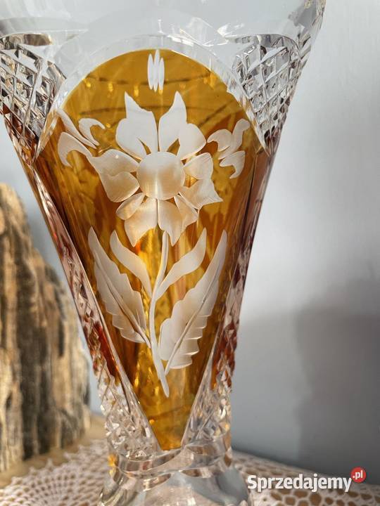 Krysztalowy palony wazonik na stopie huta Julia