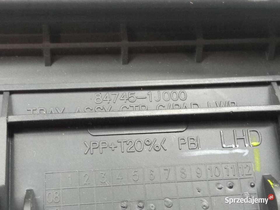 SCHOWEK DESKI 847451J000 Hyundai i20 I 20082014 Rok produkcji 2013 Schowki, półki Części samochodowe