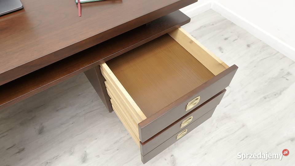 Biurko z czasów PRL profesjonalnej renowacji Jerka