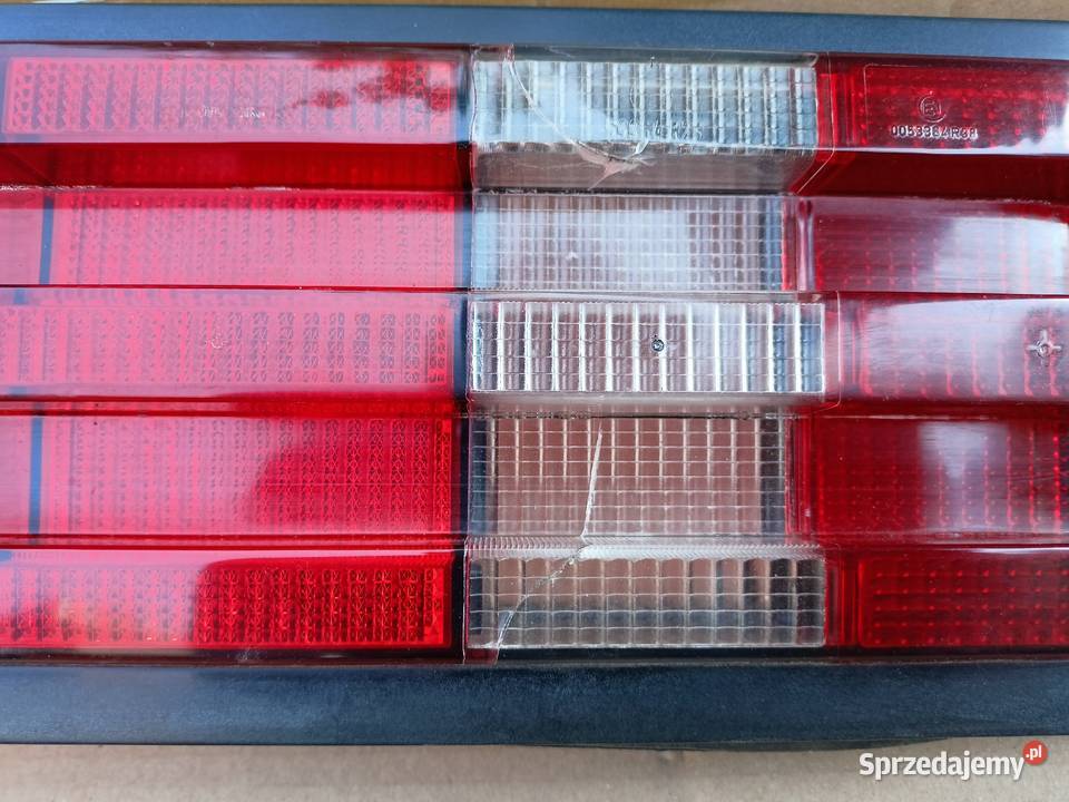 Mercedes 190 W201 tylna lampa lewa prawa klosz świętokrzyskie Skarżysko-Kamienna sprzedam