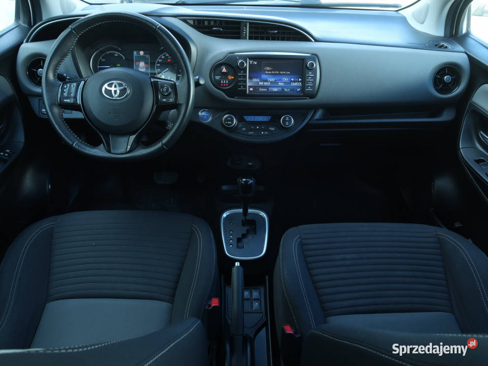 Toyota Yaris 15 Hybrid Hatchback Piaseczno sprzedam