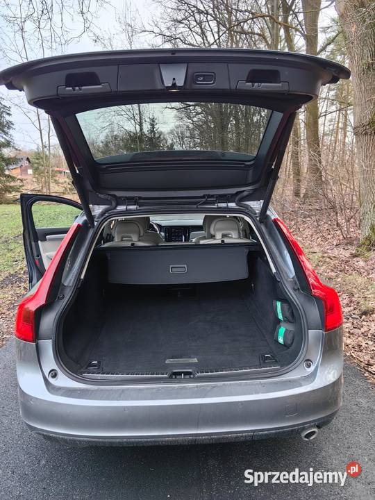 Volvo V90 Volvo V90 D3 Momentum Kombi Full LED nieuszkodzony