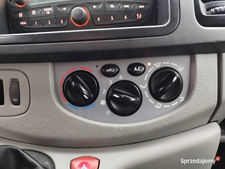 Renault Trafic 2011 20 NAVI niski przebieg