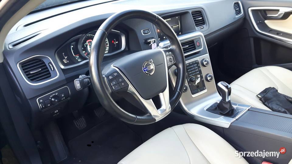 VOLVO V60 20 D 181 104tkm Słupca