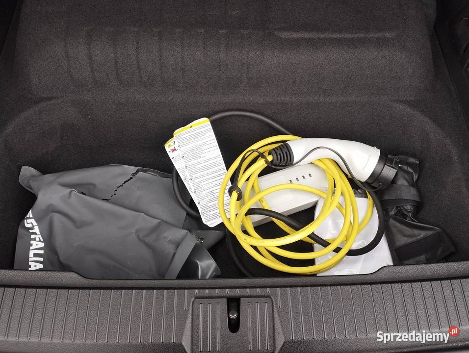 Volkswagen Passat Benzyna PlugIn Hybryda 66 wielofunkcyjna kierownica Warszawa