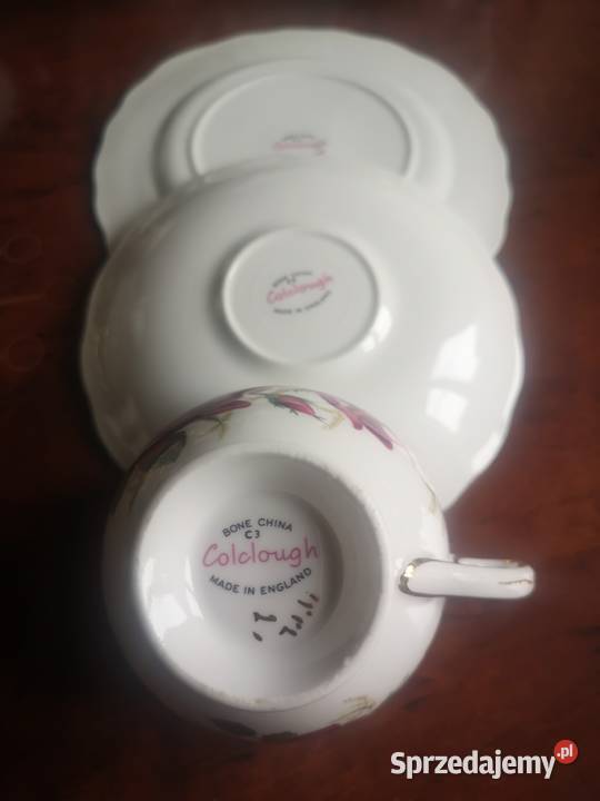 Biała porcelana z bordową różą Colclough Made in Porcelana i szkło Gdańsk