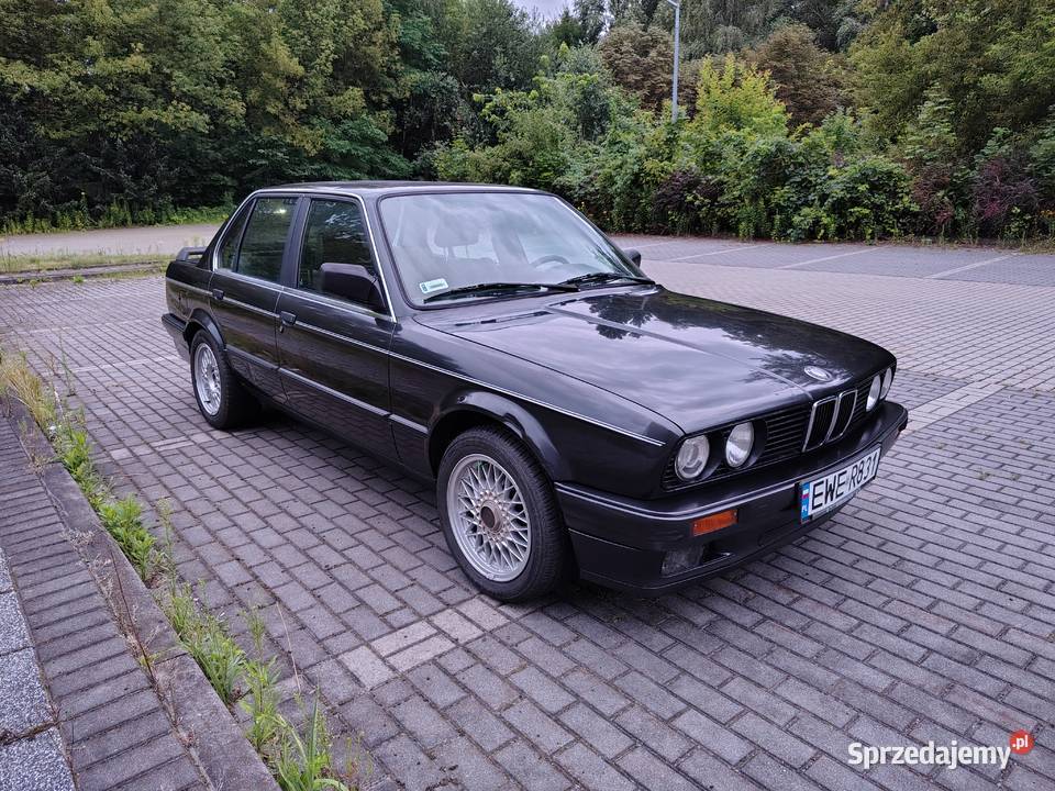 BMW E30 Sedan porządany Czarny kolor Będzin