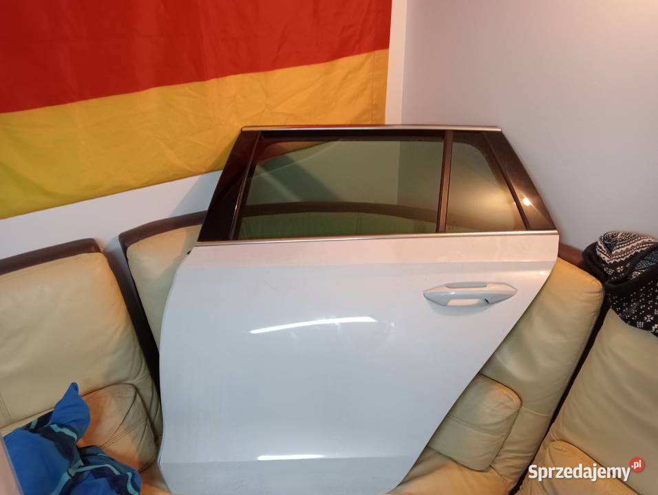 SKODA OCTAVIA IV 4 KOMBI DRZWI TYLNE LEWE LEWY