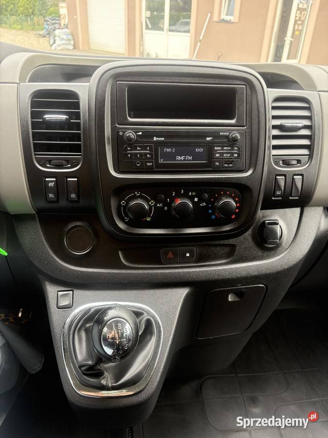 RENAULT TRAFIC 16 dCi 121 2018 8 OSÓB 6 BIEGÓW Trafic sprzedam