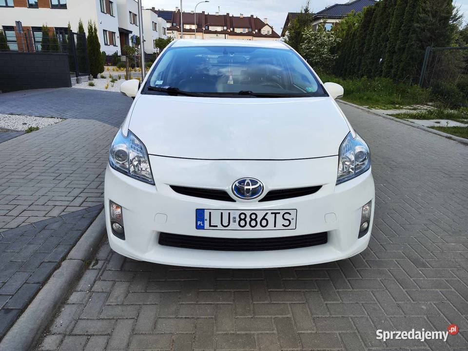 Toyota Prius 18 benzyna Hybryda Serwisowany automatyczna Lublin