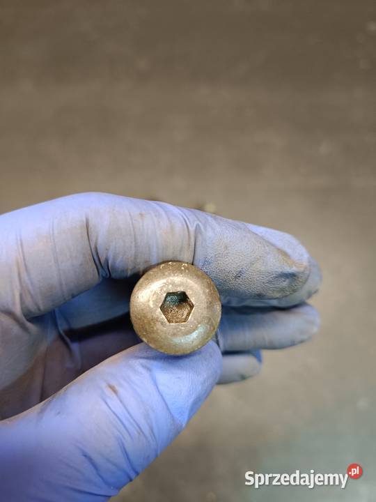 Śruba śruby pokrywa głowicy głowica silnik Pozostałe małopolskie Gołaczewy