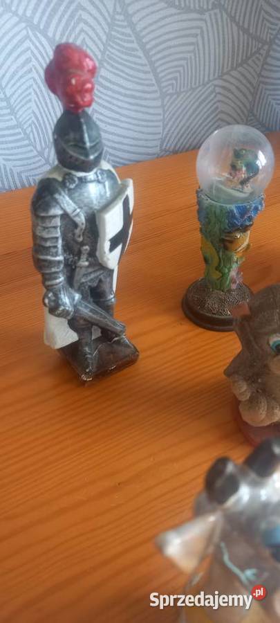 Figurki porcelanowe kolekcja 9 sztuk