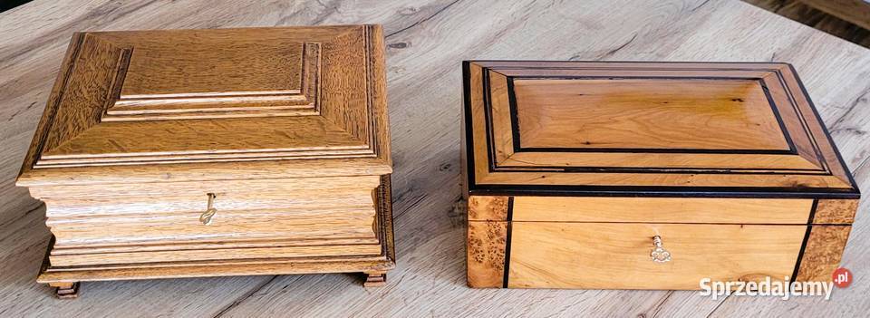 Drewniana stara ręcznie wykonana szkatułka z Kraków