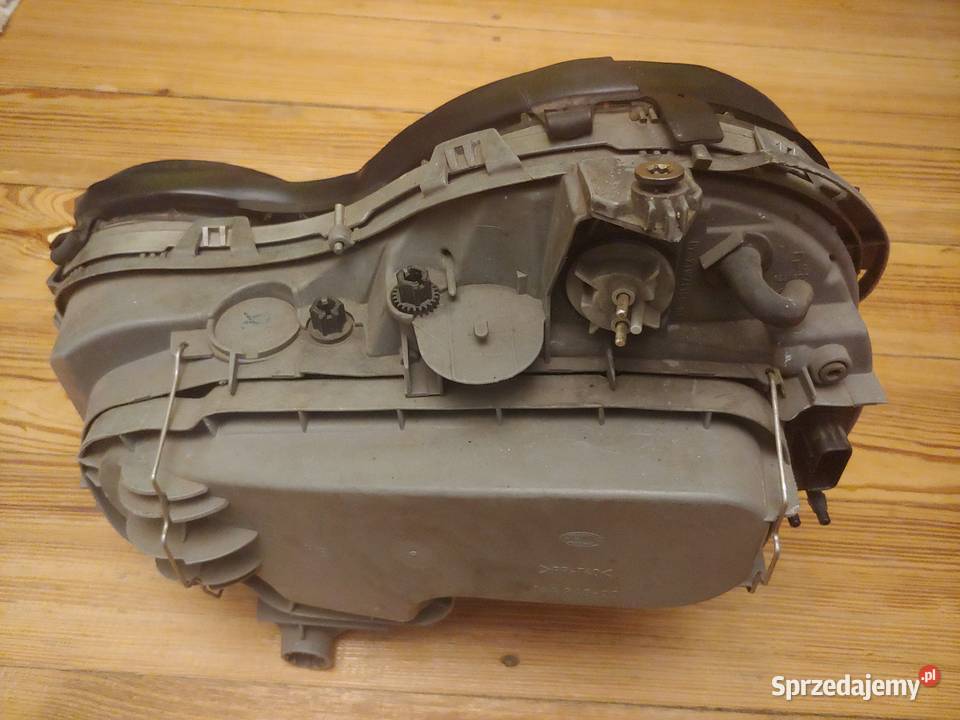 Lampa przednia Prawa Mercedes W210 E klasa osobowe Wrocki