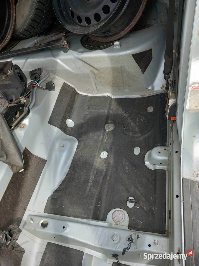 BMW e36 Sedan podłoga progi Rok produkcji 1996 Brzozów