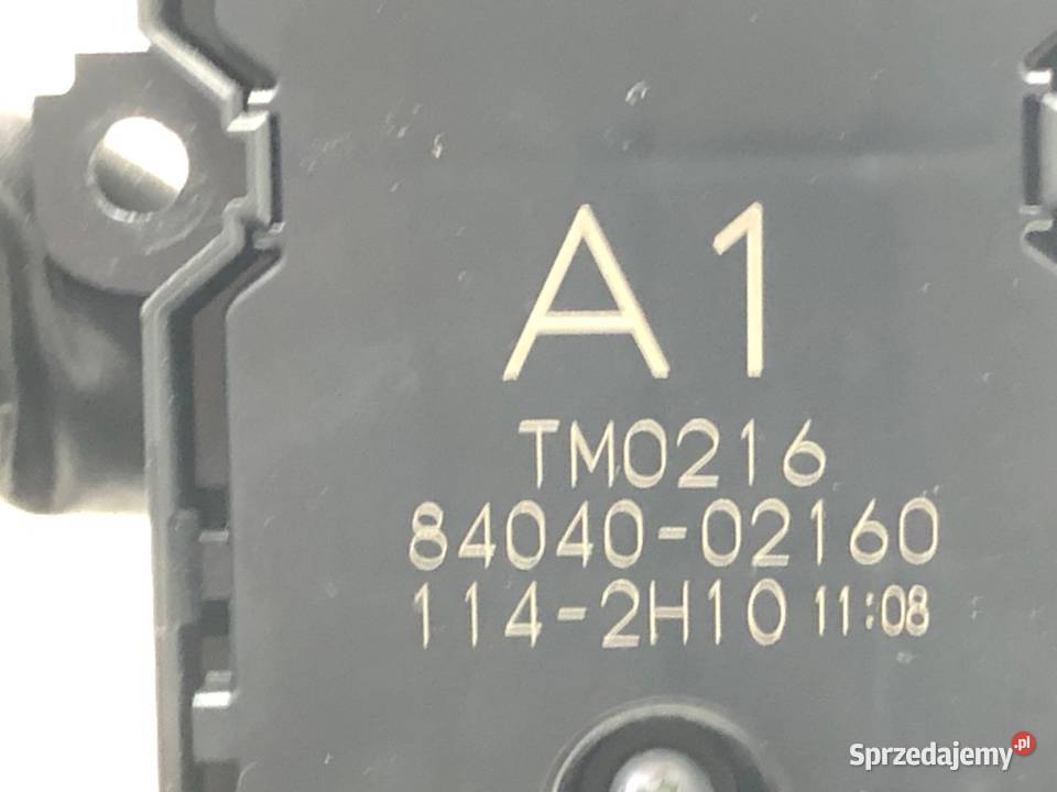 PRZEŁĄCZNIK SZYB TOYOTA COROLLA E21 8404002160