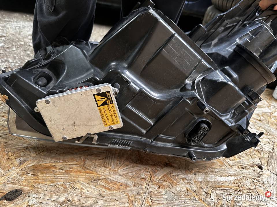 Opel astra h 3 lampa przednia prawa bixenon Tywonia