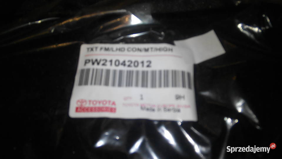 Sprzedam nowe oryginalne dyw welurowe do RAV4V