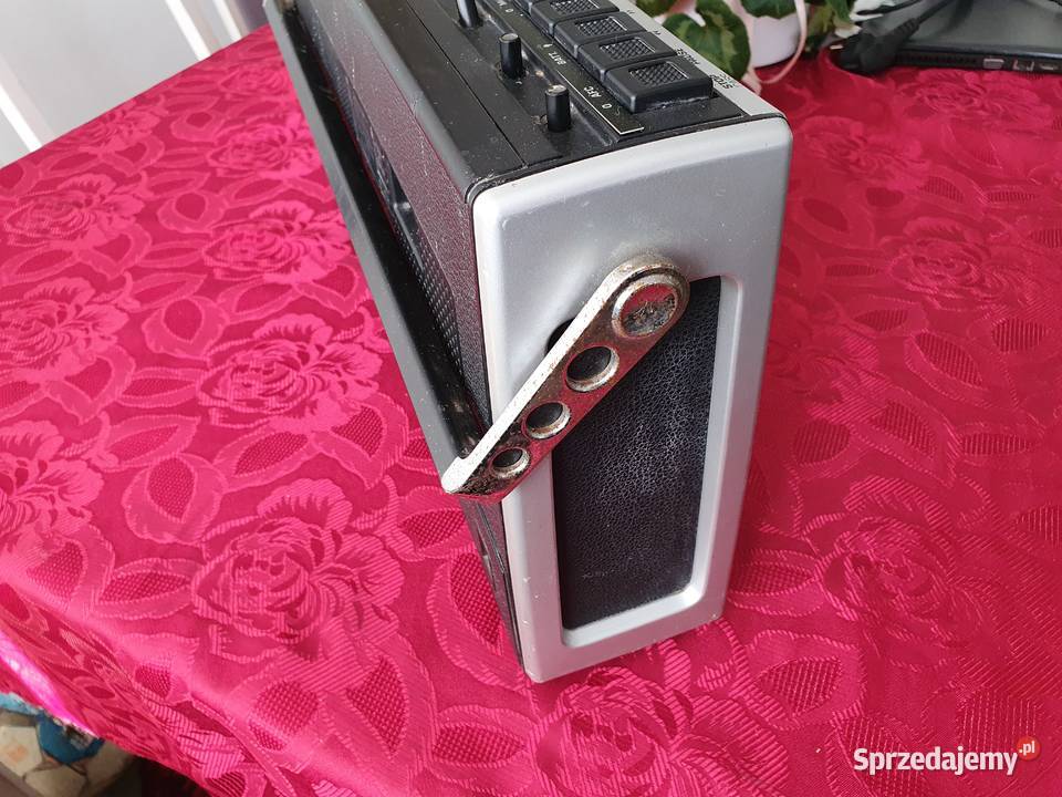 Stary zabytkowy radiomagnetofon Grundig C6500