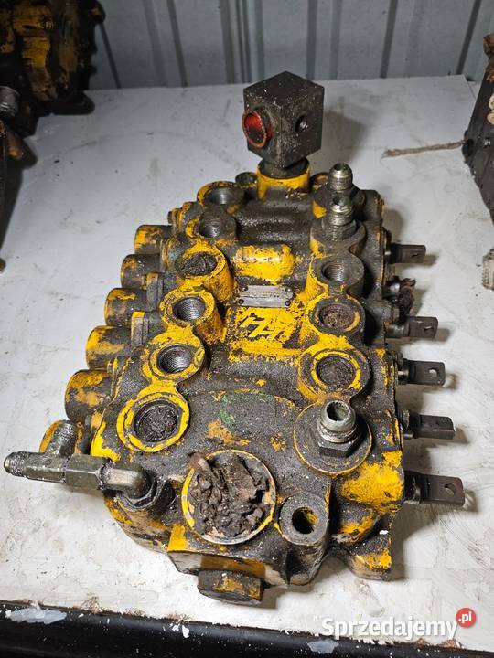 Tylny rozdzielacz hydrauliczny koparki do Massey pomorskie Gdynia
