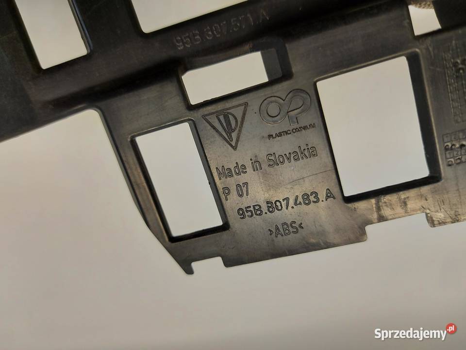 PORSCHE MACAN S 95B Ślizg mocowanie zderzaka tył