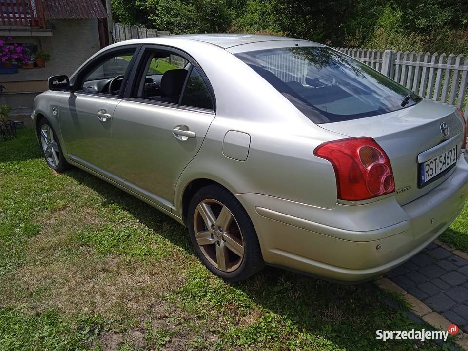 Toyota Avensis diesel ładny stan Avensis Staszów