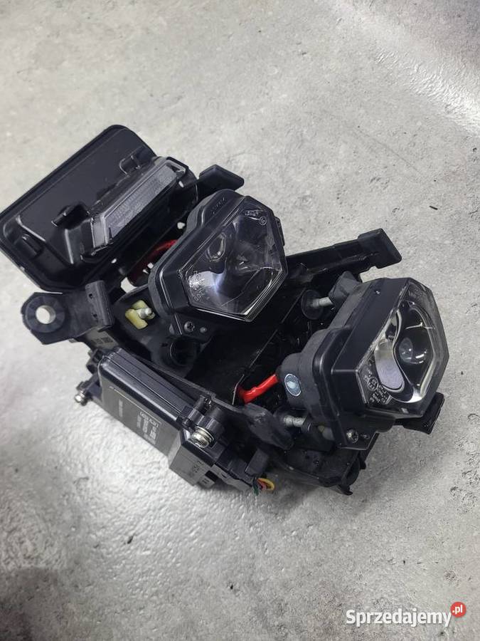 SUZUKI GSX8R GSX 8 R LAMPA REFLEKTOR PRZÓD LED