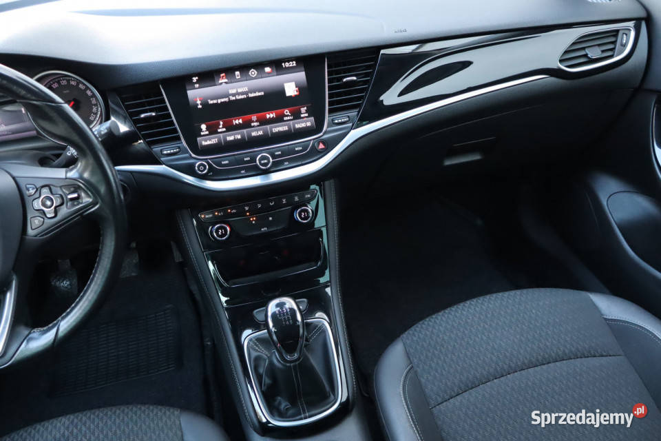 Opel Astra 14 T asystent pasa ruchu Astra śląskie Zabrze