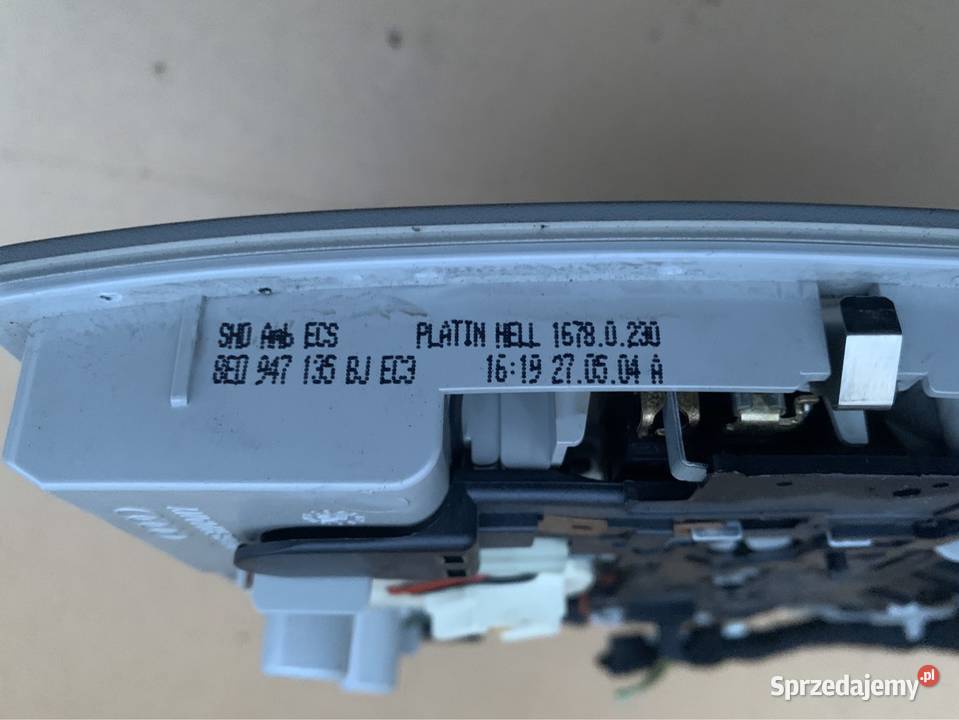 Lampka oświetlenie kabiny 8E0947135 audi a4 b6 zachodniopomorskie Szczecin