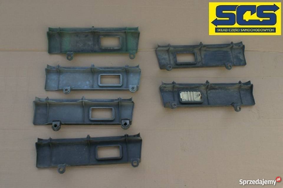 SCANIA 4 LISTWA PLASTIK MIĘDZY STOPNIAMI SPRAWNE Bieleń