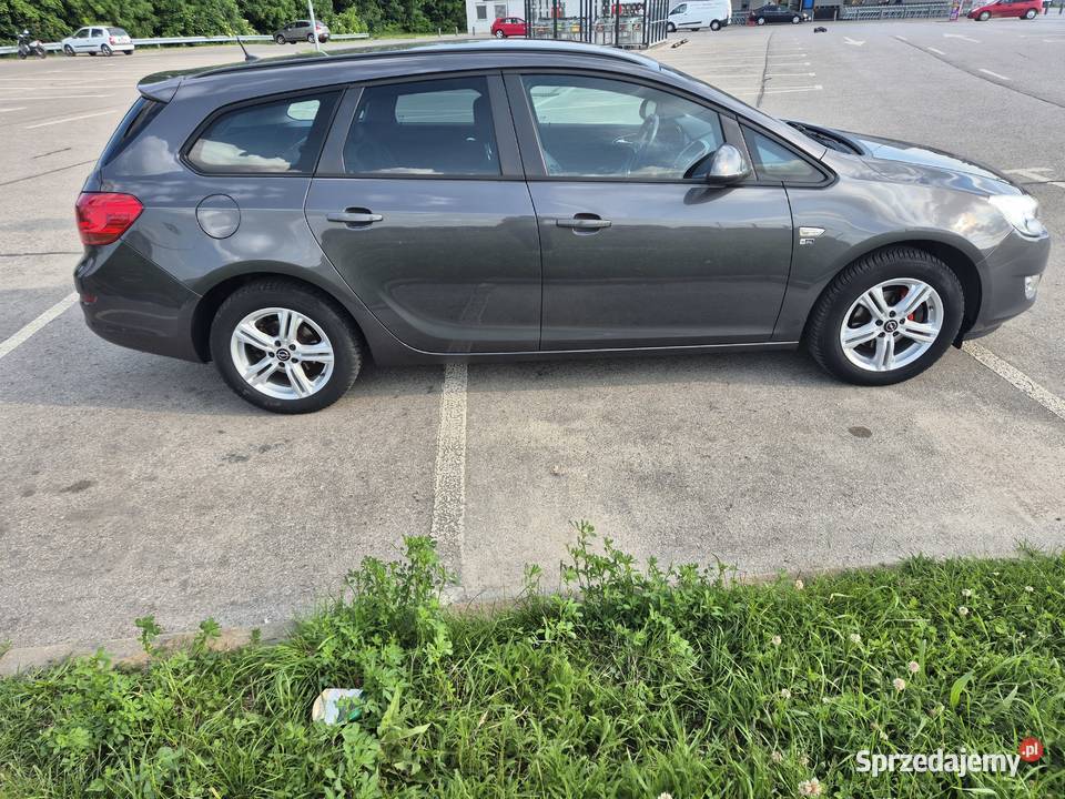Opel Astra J 140 2012 benzyna gaz Krępiec sprzedam