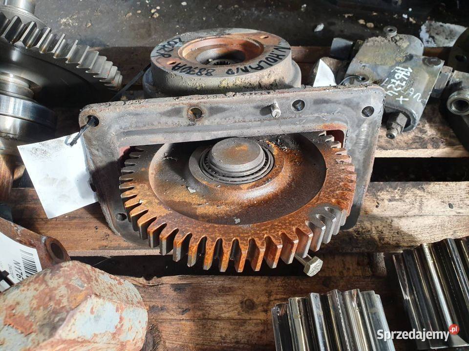 OBUDOWA TRAKTOR HOLLAND 8870 A NAPĘD POMPY Lipno