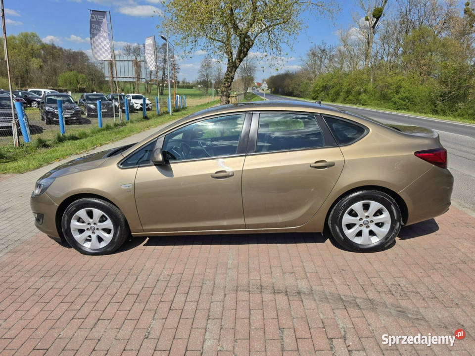 Opel Astra Opel Astra Sedan 14 benzynka w Cielcza