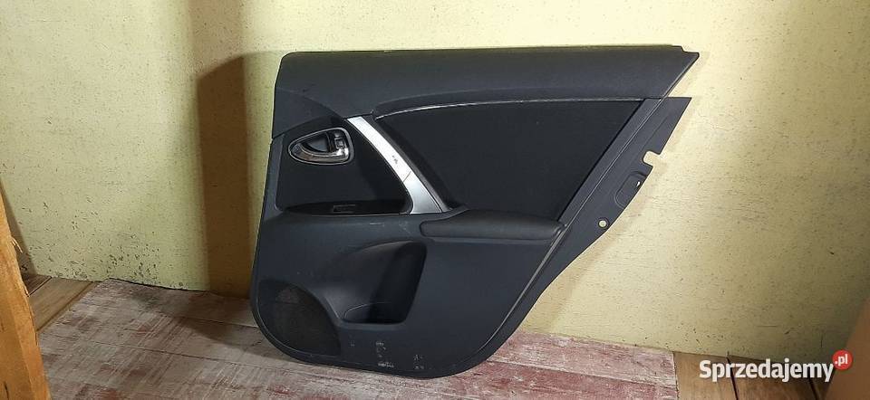 Boczek tapicerka drzwi Toyota Avensis T27 Prawy