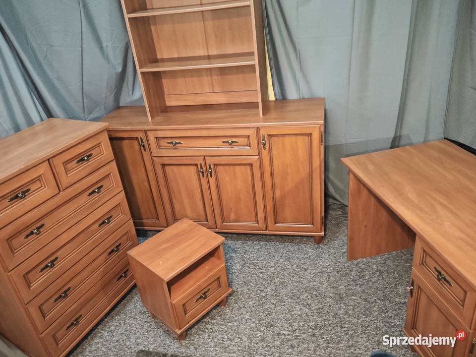 Komplet mebli w kolorze kasztanowym Dom i Ogród